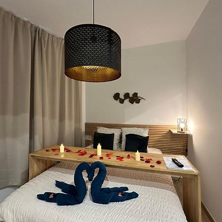 Mieuxqualhotel Jacuzzi Privatif La Parenthese Burdeos Exterior foto